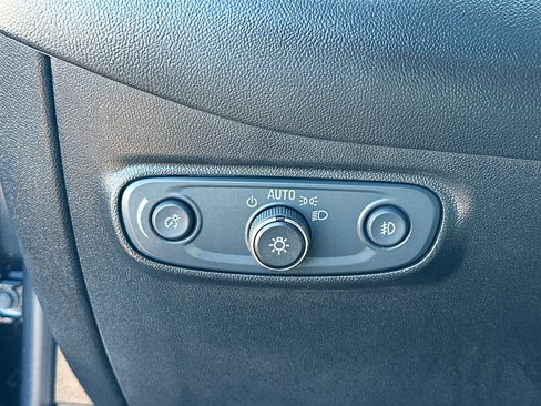 Used 2020 Chevrolet Equinox LT w/ Midnight Edition image 11