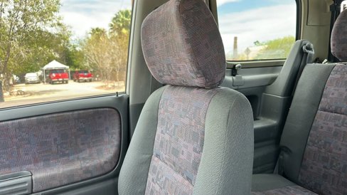 Used 1999 Chevrolet Tracker 2WD Convertible image 28