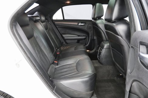 Used 2016 Chrysler 300 C Platinum image 19