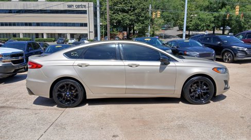 Used 2019 Ford Fusion SE w/ Equipment Group 151A image 4