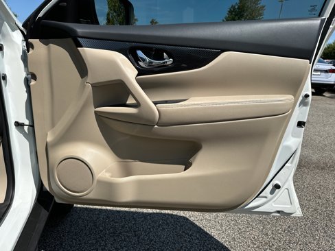 Certified 2019 Nissan Rogue SL w/ Premium Package image 14