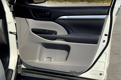 Used 2019 Toyota Highlander Plus image 25