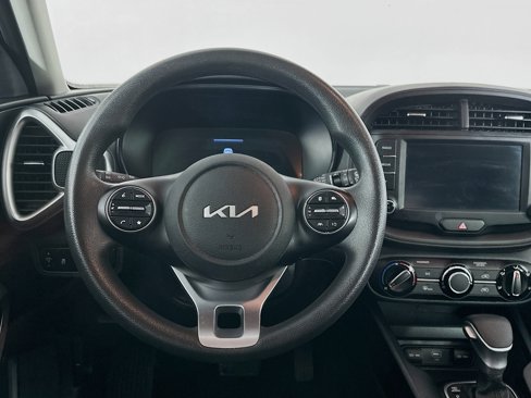 Used 2023 Kia Soul LX w/ LX Technology Package image 18