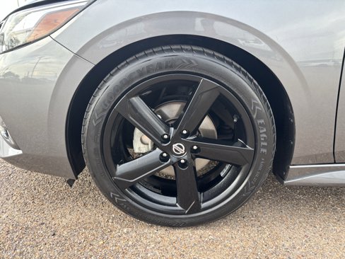Used 2023 Nissan Sentra SR w/ Midnight Edition Package image 5