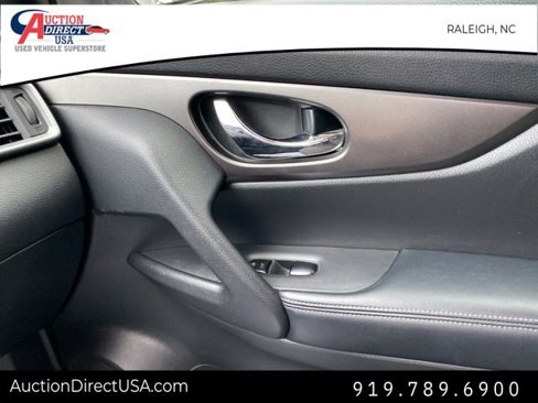 Used 2016 Nissan Rogue S image 33