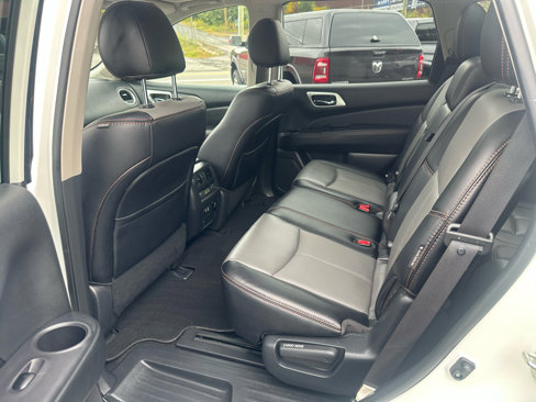 Used 2020 Nissan Pathfinder SL image 13