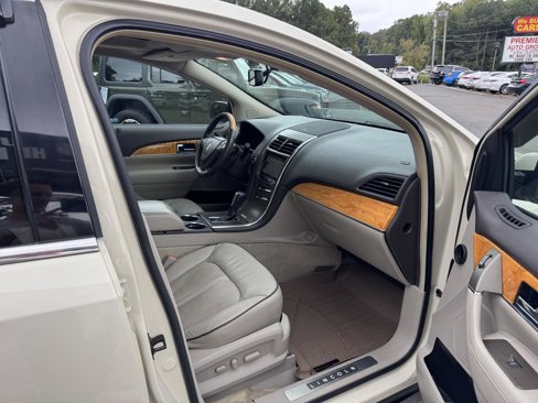 Used 2015 Lincoln MKX AWD w/ Equipment Group 102A image 17