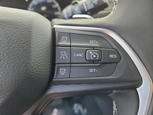 New 2025 Jeep Grand Cherokee L Laredo image 28