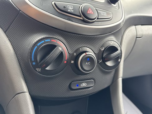 Used 2016 Hyundai Accent SE image 19