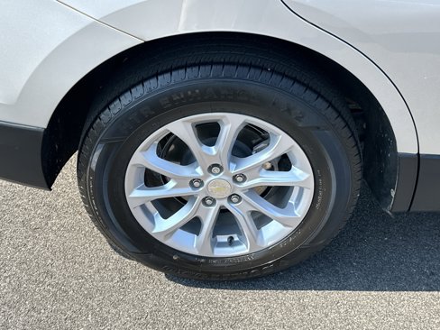 Certified 2020 Chevrolet Equinox LT w/ Driver Convenience Package image 17