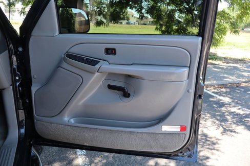 Used 2004 Chevrolet Tahoe LS image 26