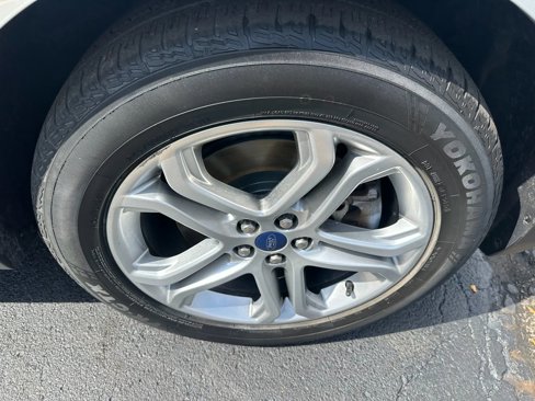 Used 2017 Ford Edge Titanium w/ Technology Package image 34