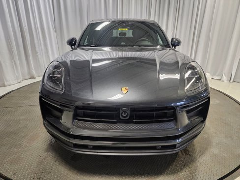 Used 2025 Porsche Macan image 10