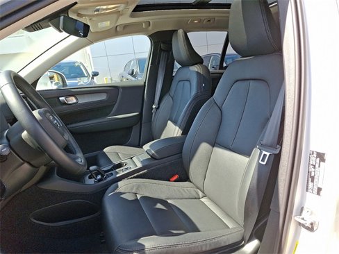 New 2025 Volvo XC40 B5 Core w/ Protection Package Premier image 11