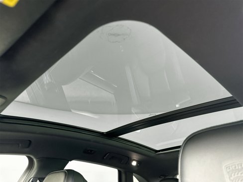 Certified 2024 Porsche Macan w/ Premium Plus Package image 27