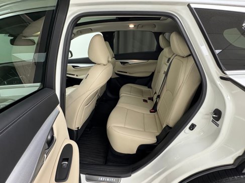 Used 2020 INFINITI QX50 Luxe w/ Navigation Package image 12