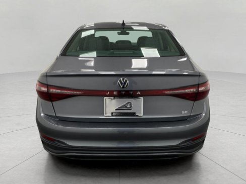 New 2025 Volkswagen Jetta SE image 4