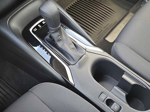 Used 2025 Toyota Corolla LE image 27