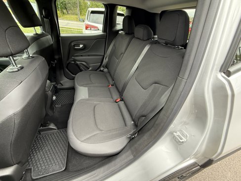 Used 2018 Jeep Renegade Altitude image 22