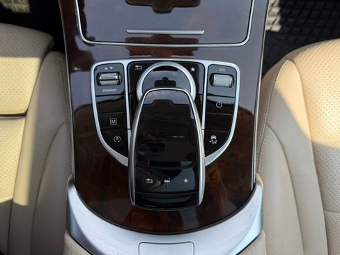 Used 2019 Mercedes-Benz GLC 300 4MATIC image 21