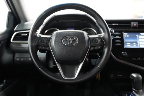 Used 2018 Toyota Camry SE image 16