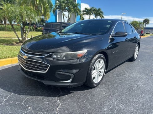 Used 2018 Chevrolet Malibu LT image 2