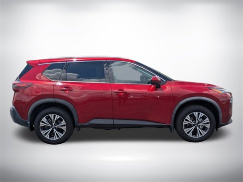 Used 2021 Nissan Rogue SV image 3