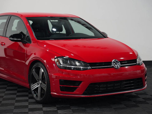 Used 2016 Volkswagen Golf 4-Door image 9