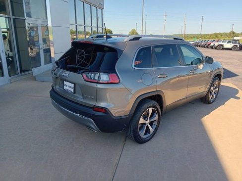 Used 2021 Jeep Cherokee Limited image 6