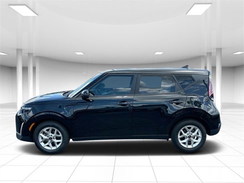 Used 2023 Kia Soul LX w/ LX Technology Package image 5