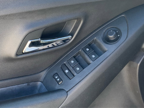 Used 2016 Chevrolet Trax LTZ image 49