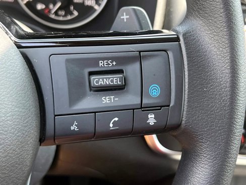 Used 2023 Nissan Rogue SV image 21