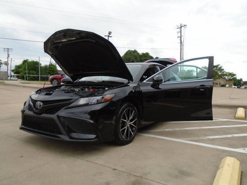 Used 2021 Toyota Camry SE image 27