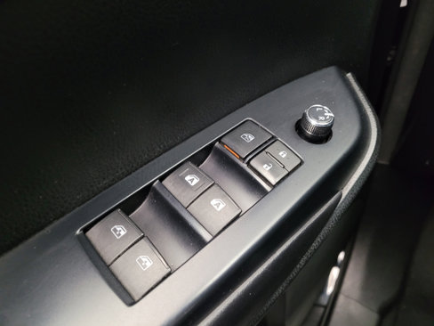 Used 2017 Toyota Highlander XLE image 27