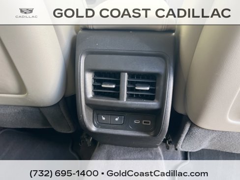 Certified 2023 Cadillac XT4 Luxury w/ Cold Weather Package image 9