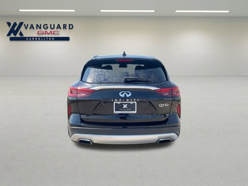 Used 2019 INFINITI QX50 Essential w/ Sensory Package image 9