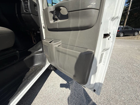 Used 2014 Chevrolet Express 3500 image 18