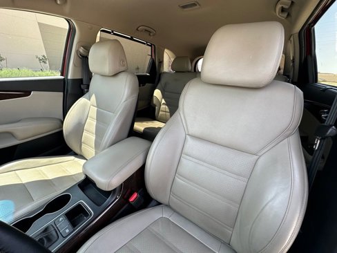 Used 2017 Kia Sorento EX image 13