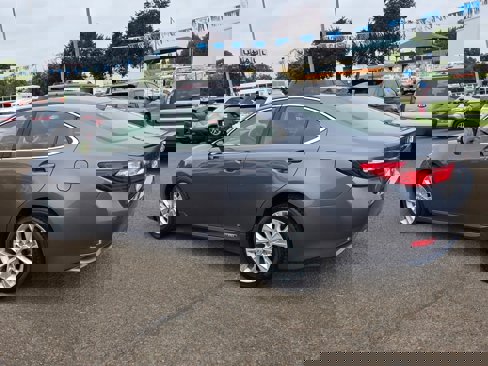 Used 2015 Lexus ES 300h image 32