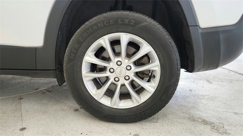 Used 2019 Jeep Cherokee Latitude w/ Popular Appearance Group image 22