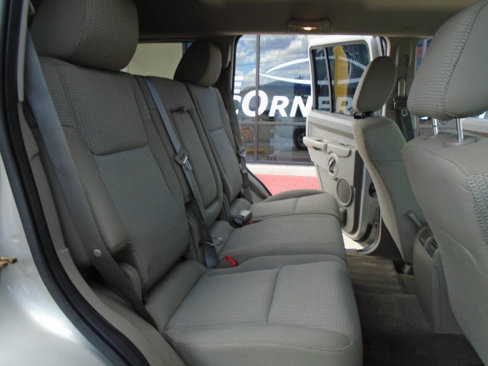 Used 2007 Jeep Commander Sport image 13