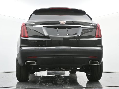 New 2025 Cadillac XT5 Luxury image 18