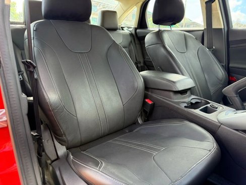 Used 2014 Ford Focus SE w/ Equipment Group 201A image 9