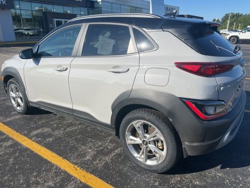 Used 2023 Hyundai Kona SEL image 3