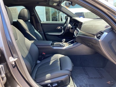Used 2020 BMW 330i Sedan w/ Driving Assistance Package image 17