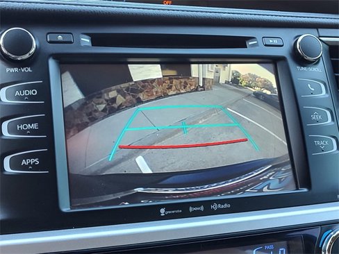 Used 2018 Toyota Highlander Plus image 18