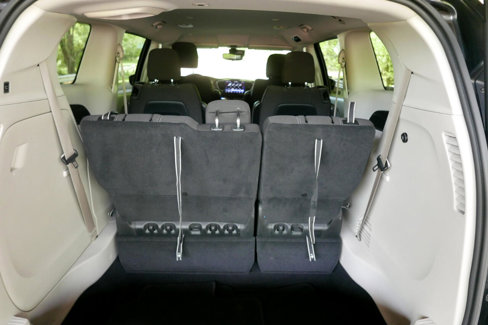 Used 2022 Chrysler Voyager LX image 21