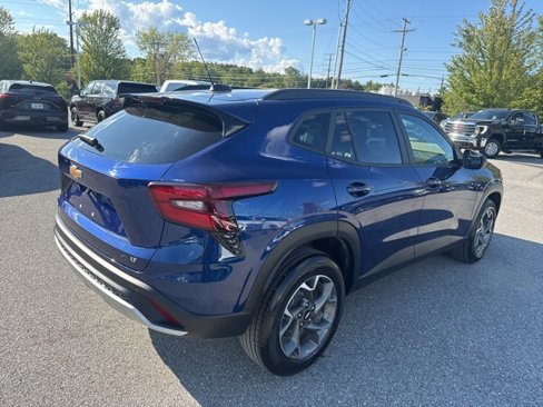 Used 2024 Chevrolet Trax LT w/ Driver Confidence Package image 6