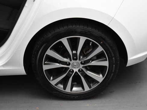 Used 2018 Hyundai Elantra GT image 49