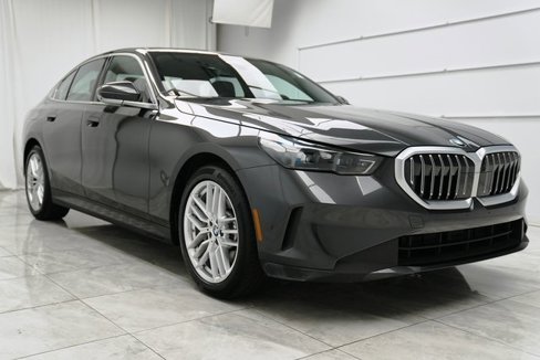 Used 2024 BMW 530i xDrive w/ Premium Package image 4